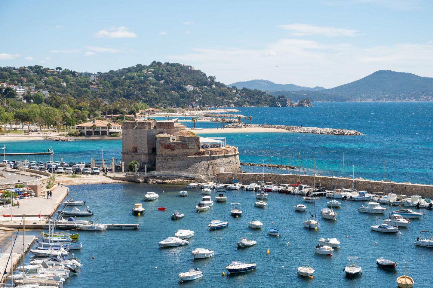 Hôte GreenGo: Appartement Familial Toulon Mourillon 1ère ligne vue mer & pieds dans l'eau : idéal 4 - 6 pers. ;-)