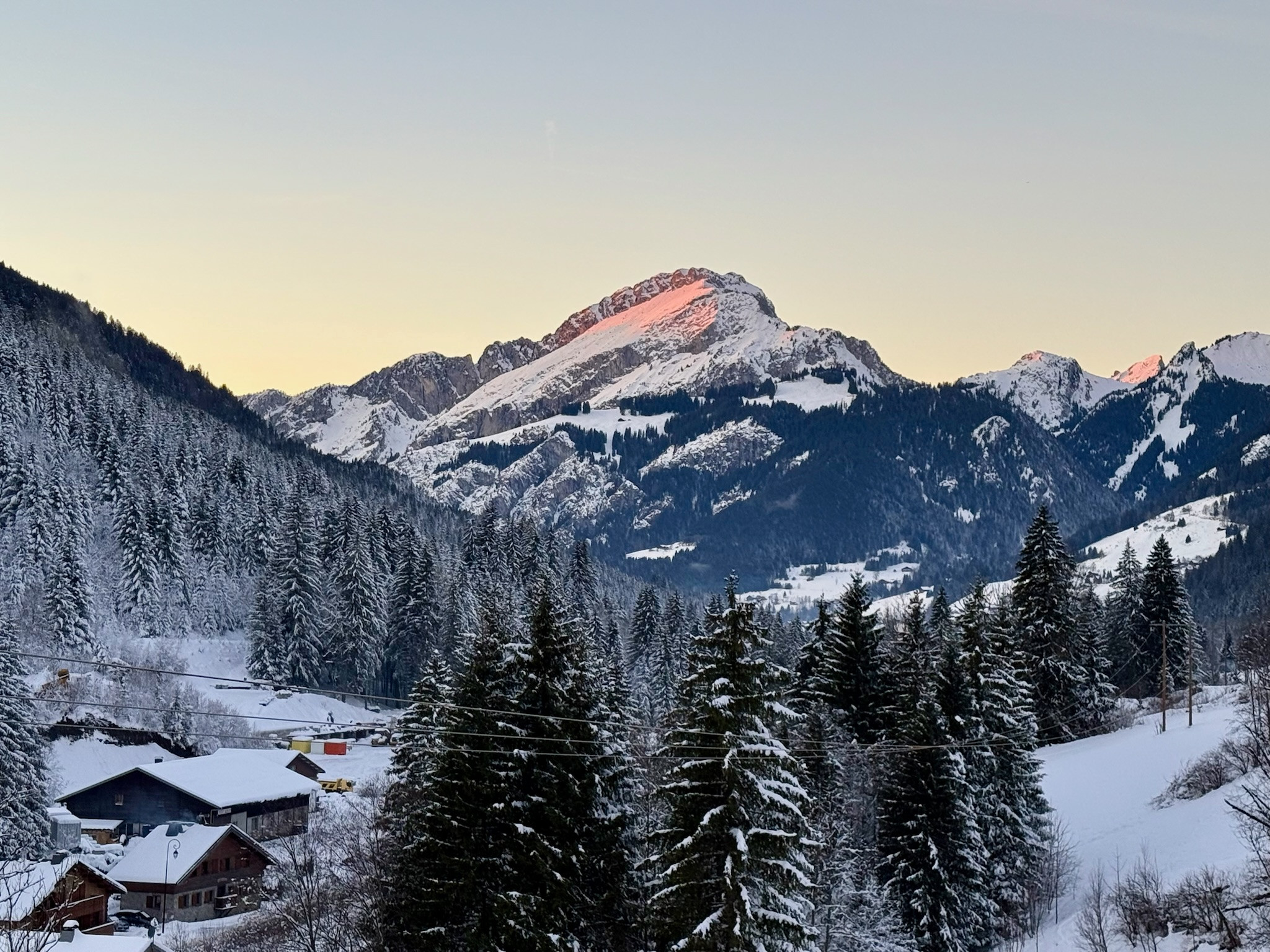 GreenGo Les Chevreuils 6 - Châtel - Vue 180° sur la montagne