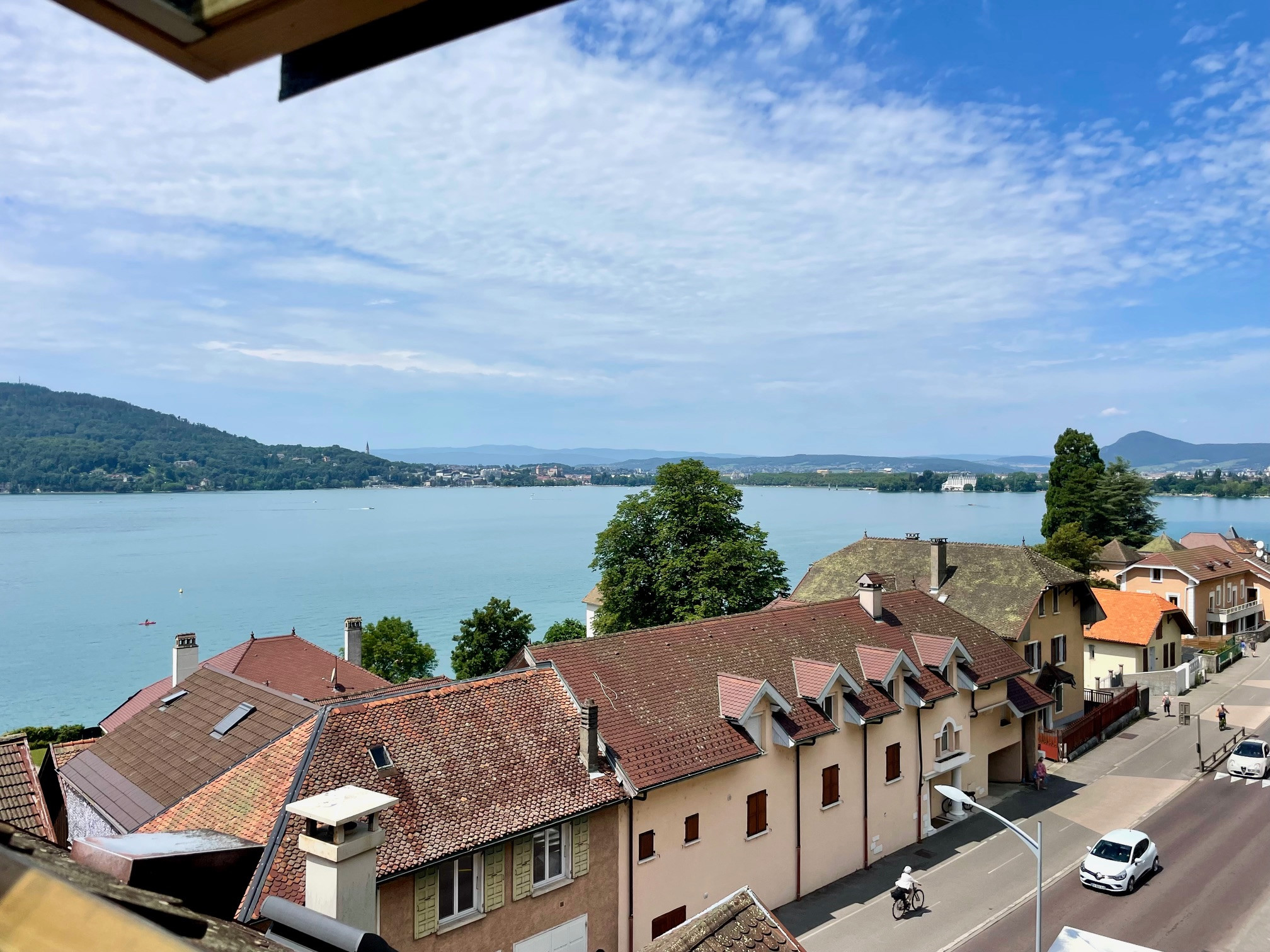 Grand Duplex face au lac d’Annecy, accès baignade immédiat
