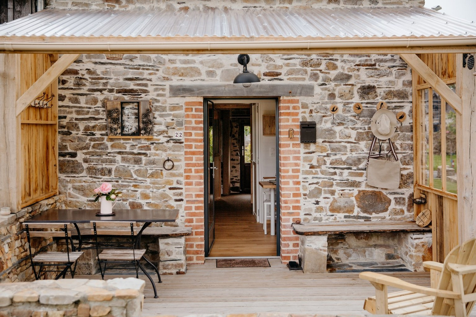 GreenGo Les Gîtes du Verger à Saint-Senoux, gîte charmant et singulier sur un sentier de randonnée