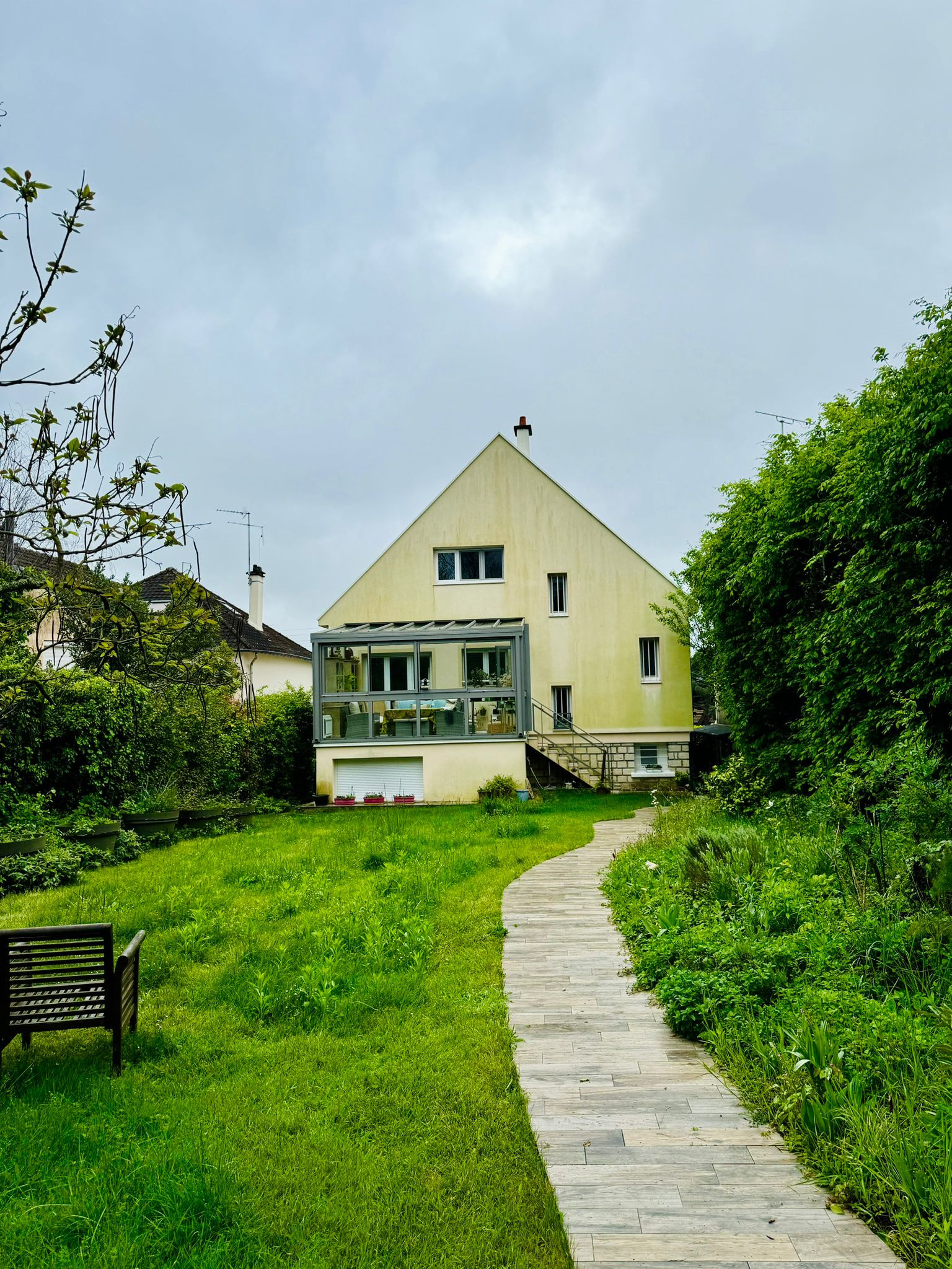 GreenGo Refuge Verdoyant à 12km du Cœur de Paris : Maison de Sérénité avec Jardin