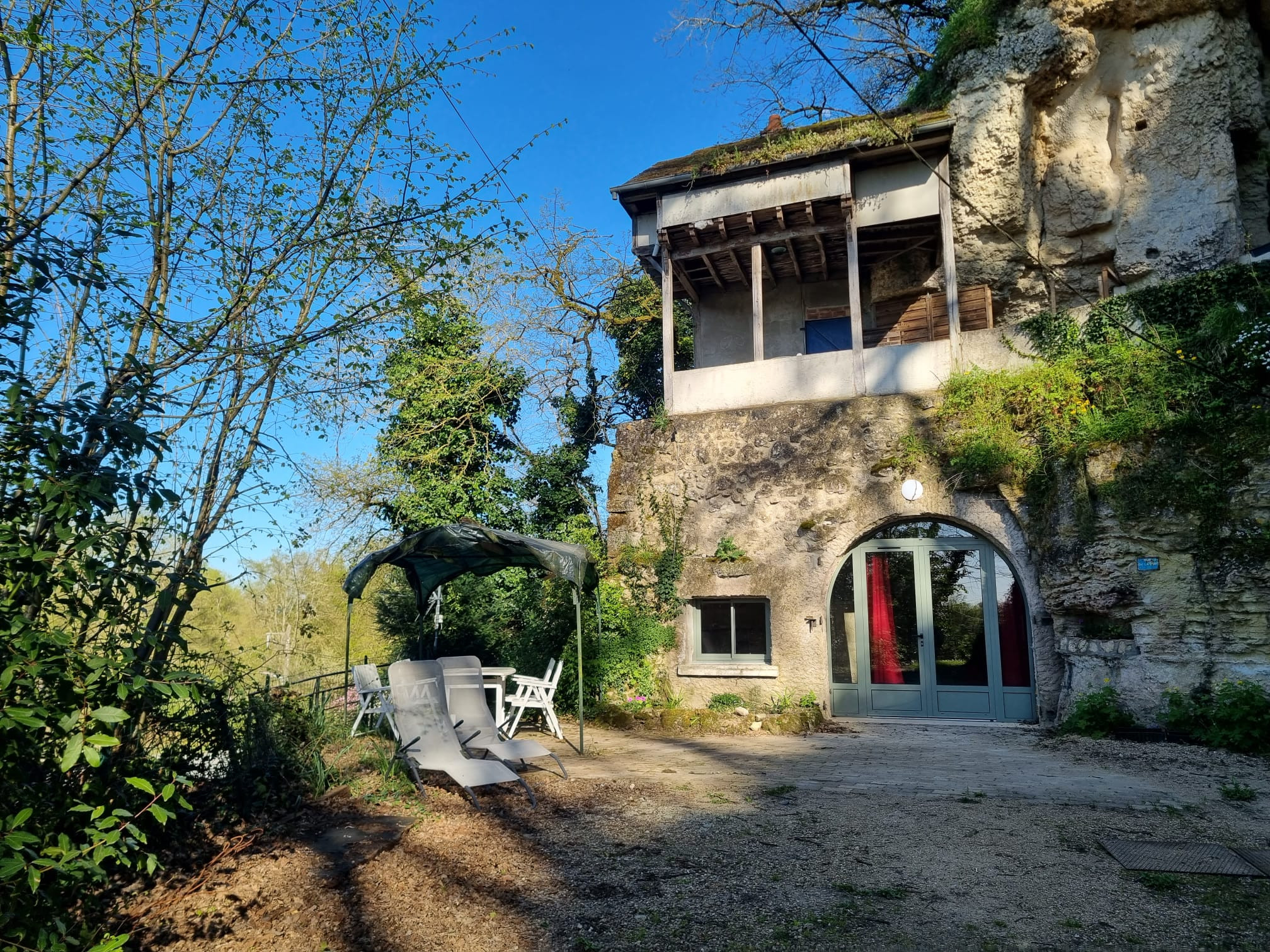 Troglodyte en bord de Loire, entre vignes et châteaux