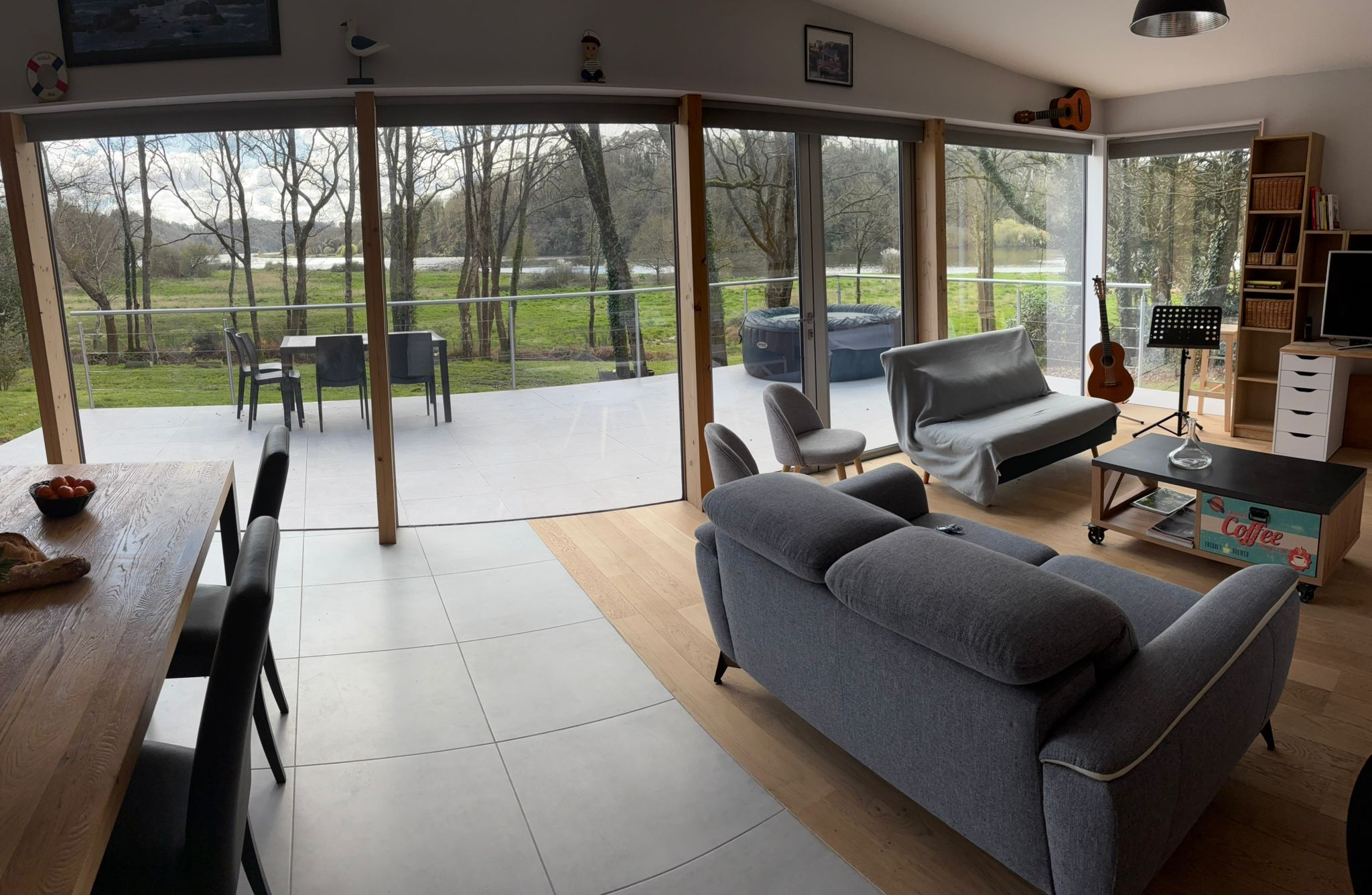 Villa d'architecte en bois avec vue imprenable