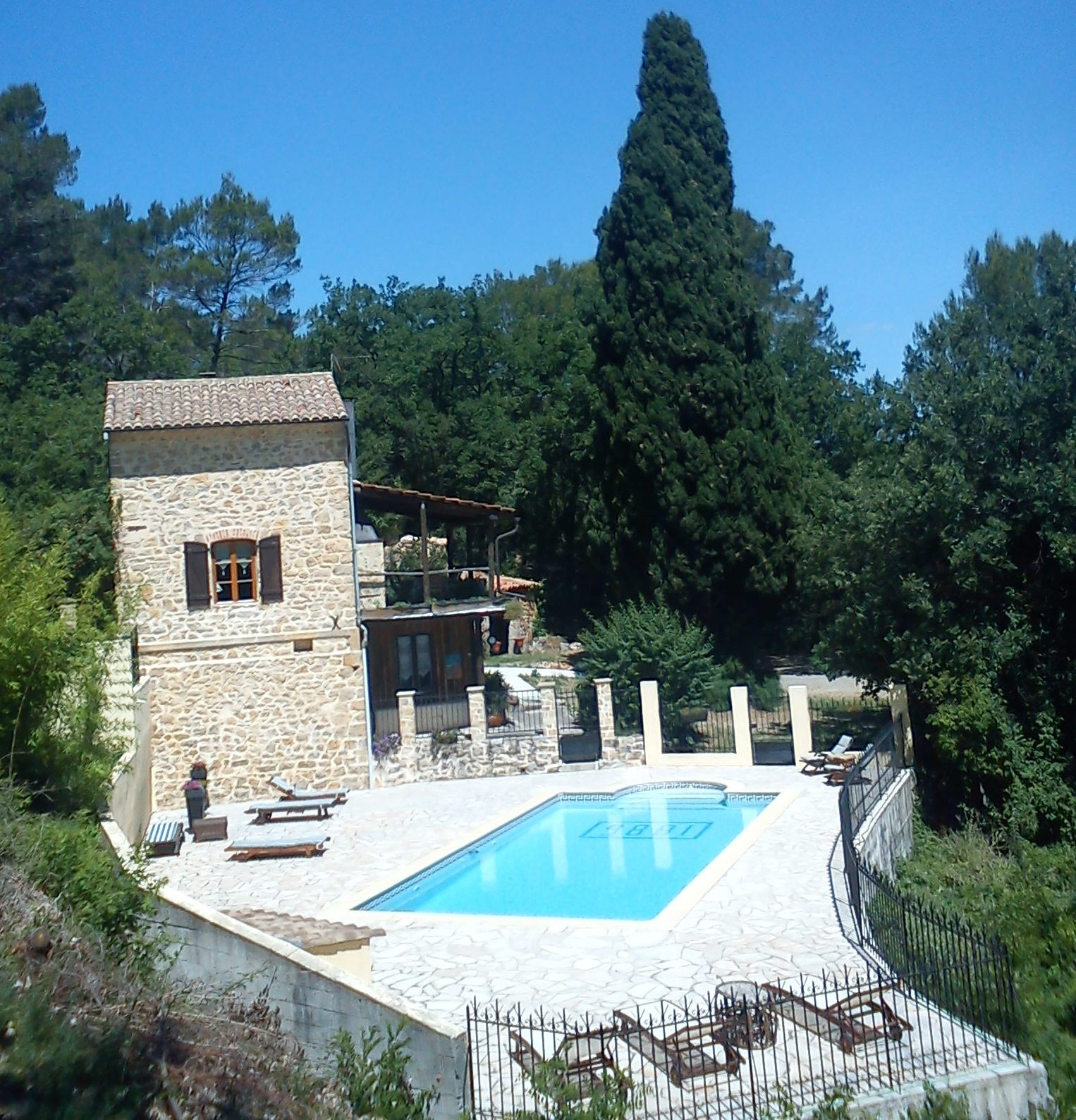 Logement GreenGo: Maison du train avec grande piscine