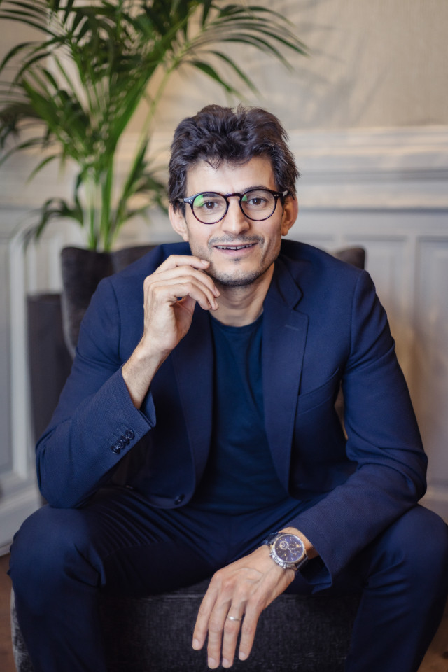Hôte GreenGo: Ahcene, Directeur de l'Hôtel