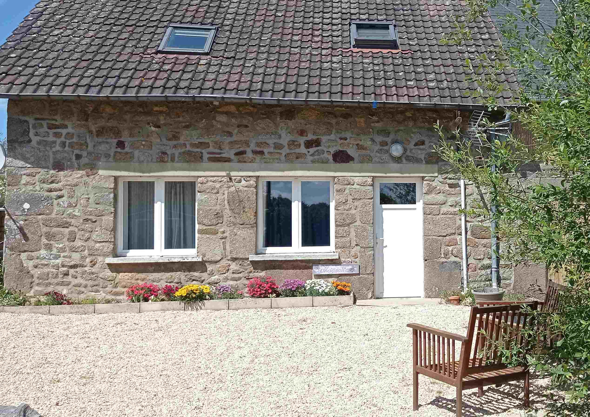 GreenGo Le Houx Gites - Gîtes de charme avec piscine et jacuzzis privés