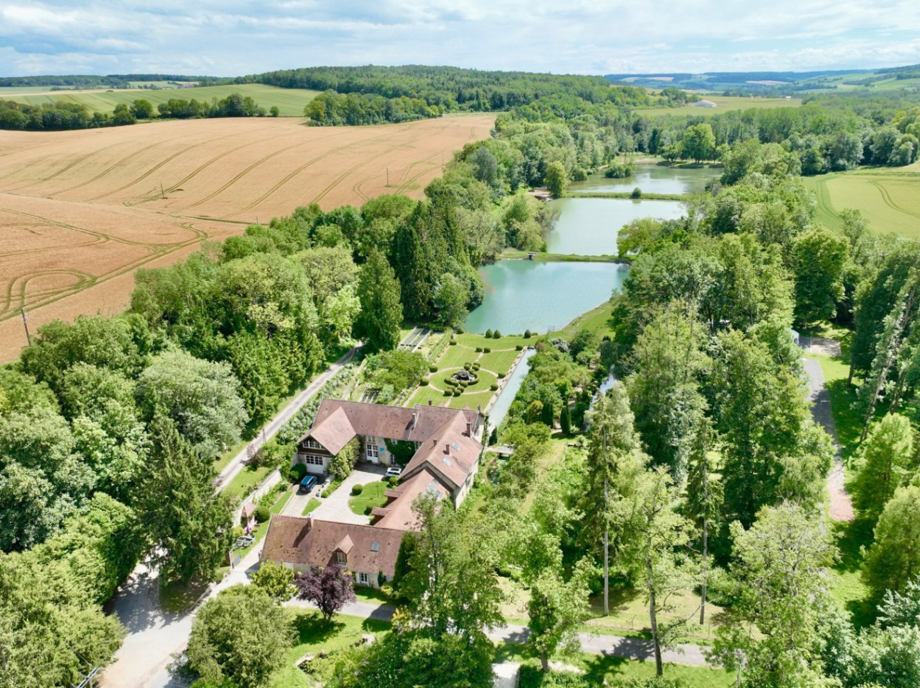 GreenGo Domaine de Neuville - Écolodges flottants en Champagne