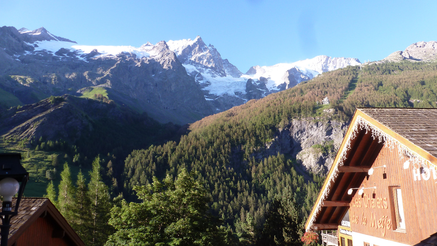 GreenGo Mountain Lodge in Alps - Panoramic Village
