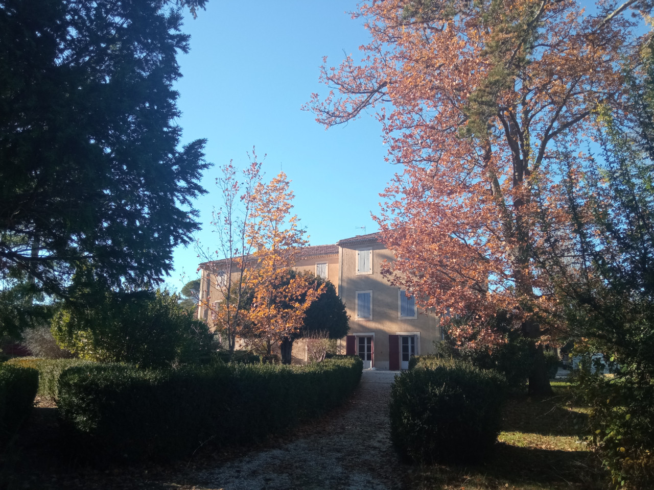 Maison de famille dans les amandiers