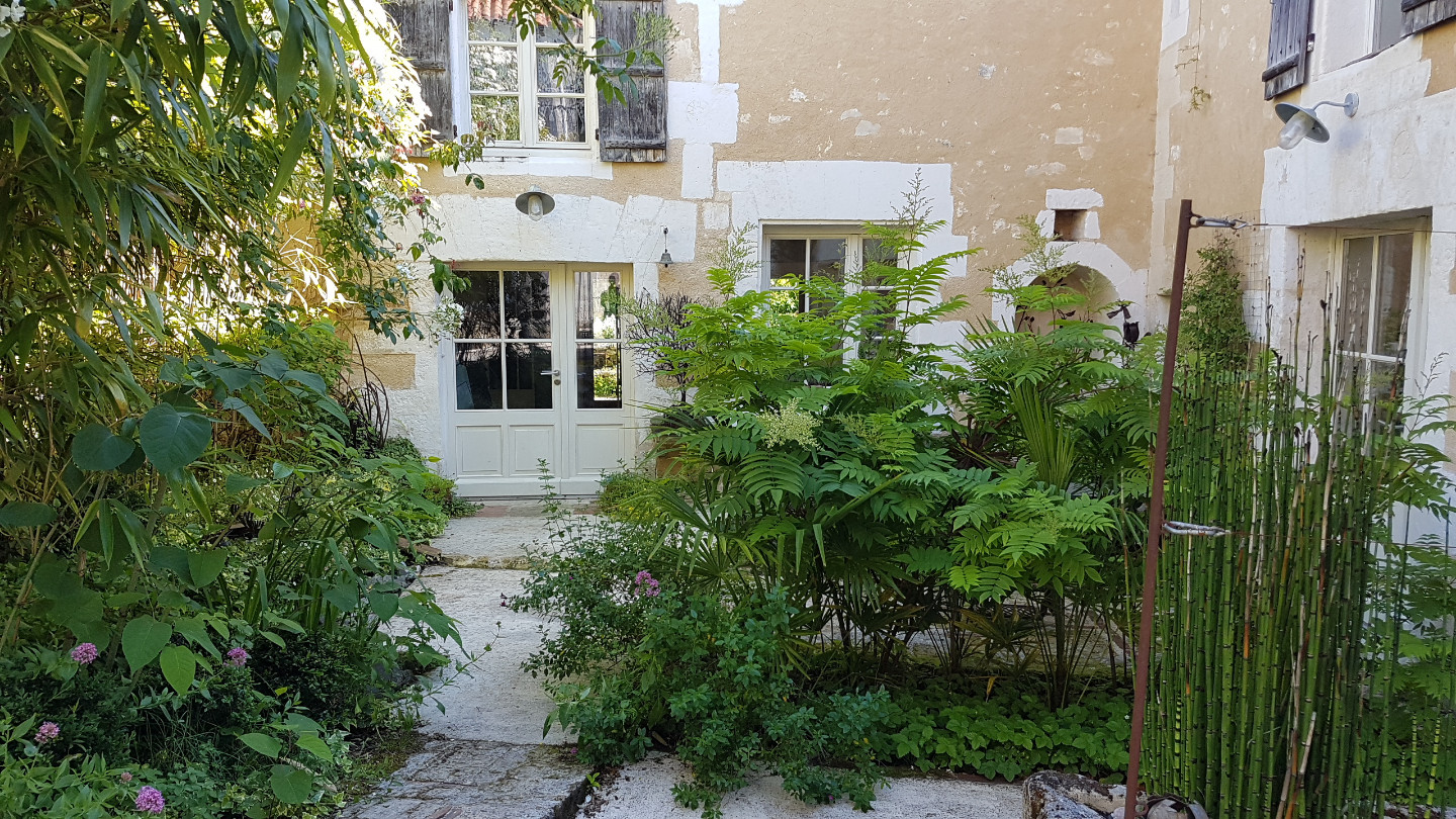 Studio dans maison d'artiste