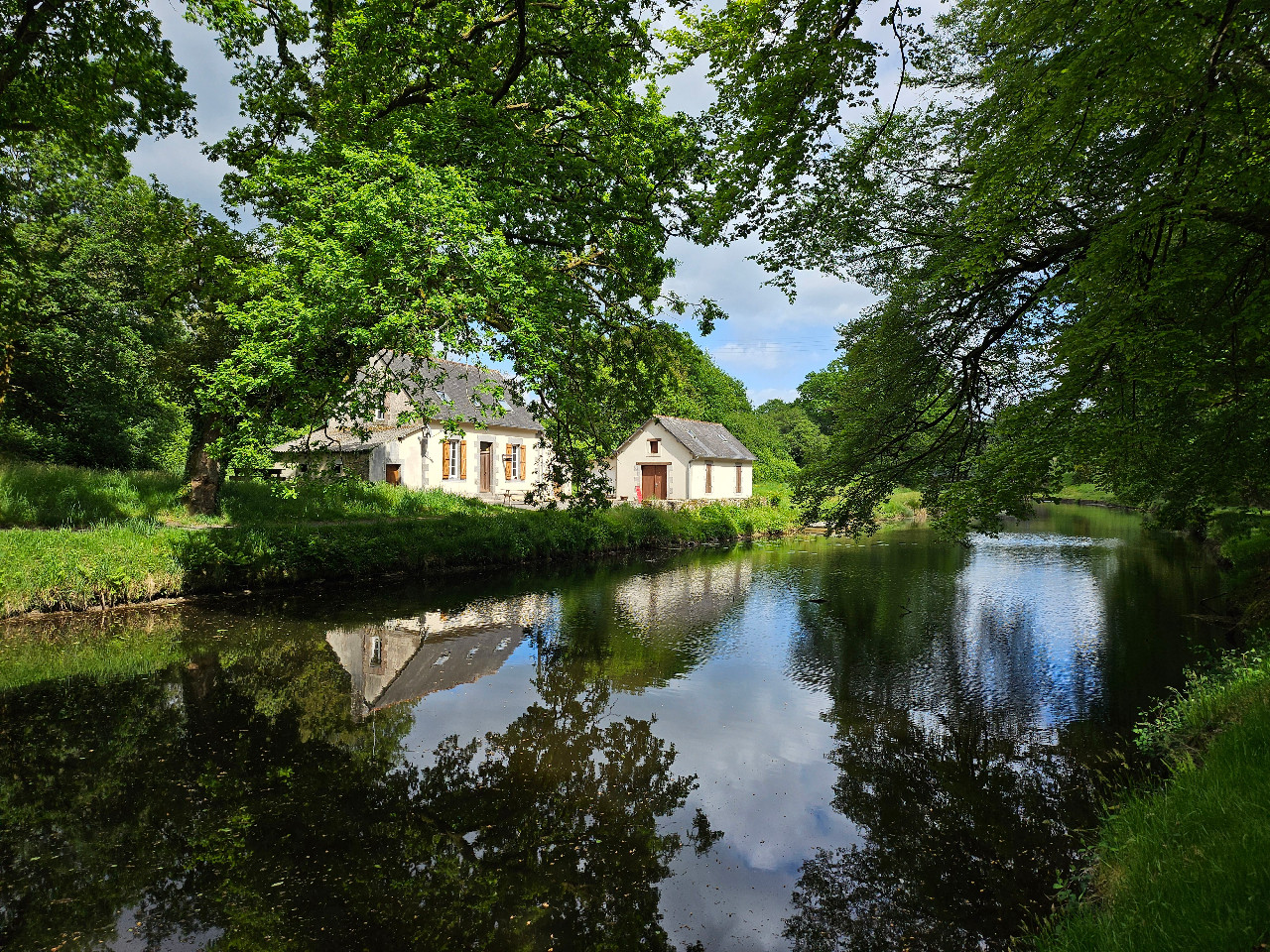 Hôte GreenGo: Pont Ar Len Café & Gîte - Maison éclusière sur la Vélodyssée & le Canal de Nantes à Brest