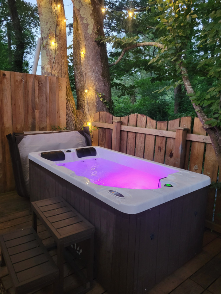 GreenGo Le Container Mandavi - jacuzzi sous les chênes