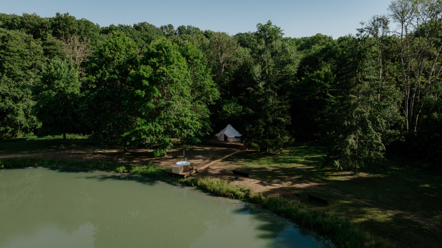 Hôte GreenGo: Tipis & Bain Nordique privatif inclus, lac (bbq, paddle, canoë, pétanque) au Domaine de Thironne