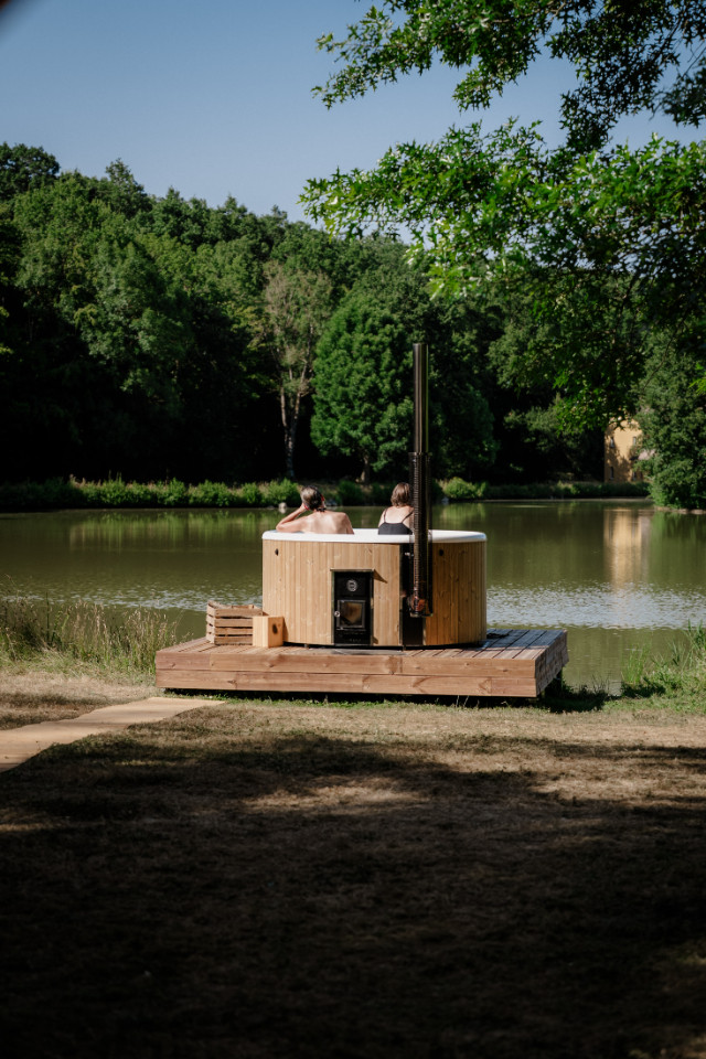 GreenGo Tipis & Bain Nordique privatif inclus, lac (bbq, paddle, canoë, pétanque) au Domaine de Thironne