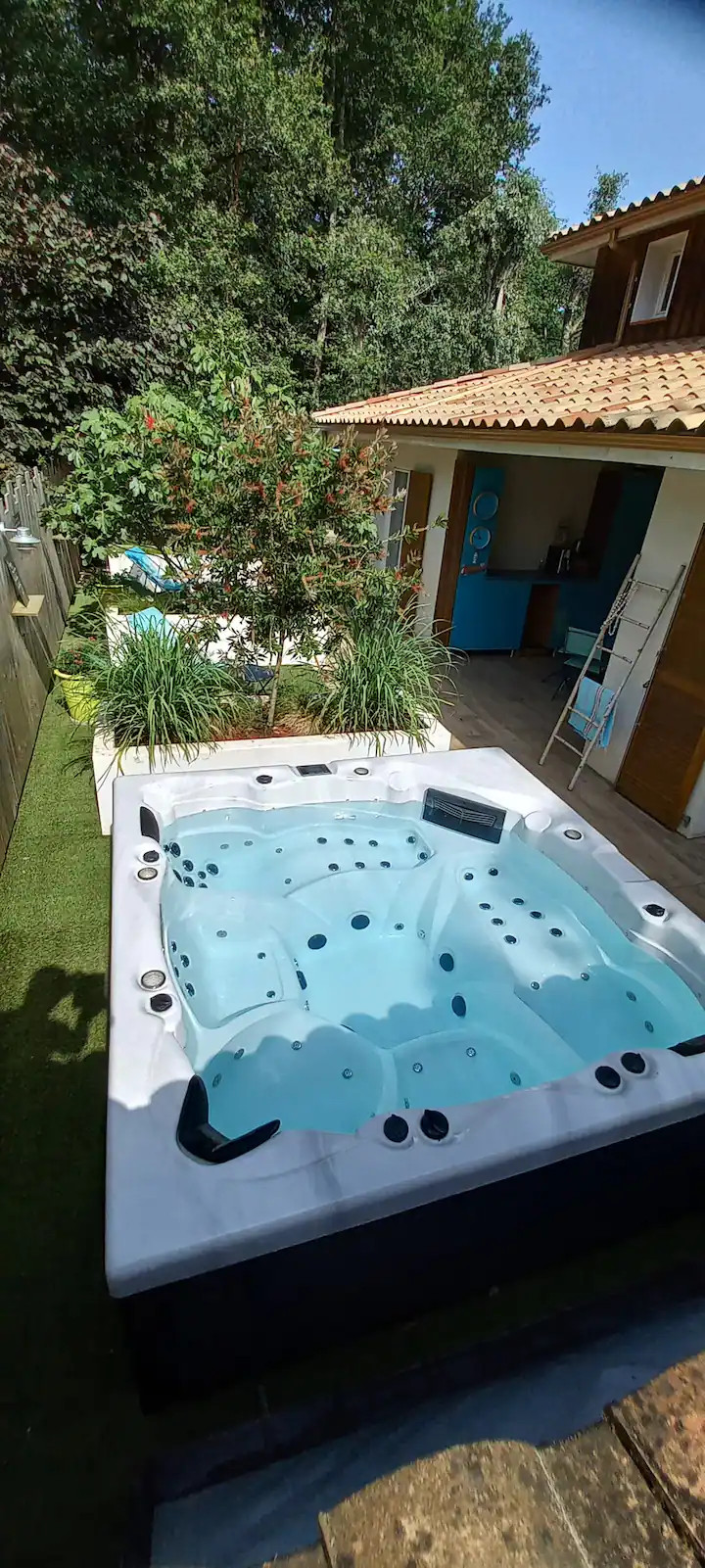 GreenGo La chambre du bassin en lisière de forêt avec spa