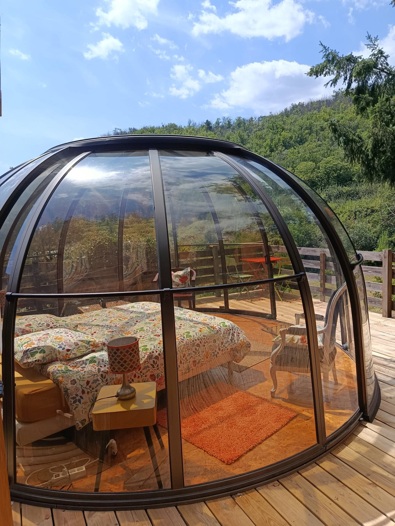 Logement insolite Ardèche En forêt