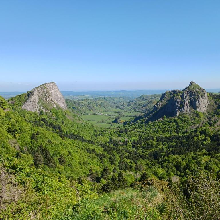 La Source, Appart & terrasse à Orcival (63)