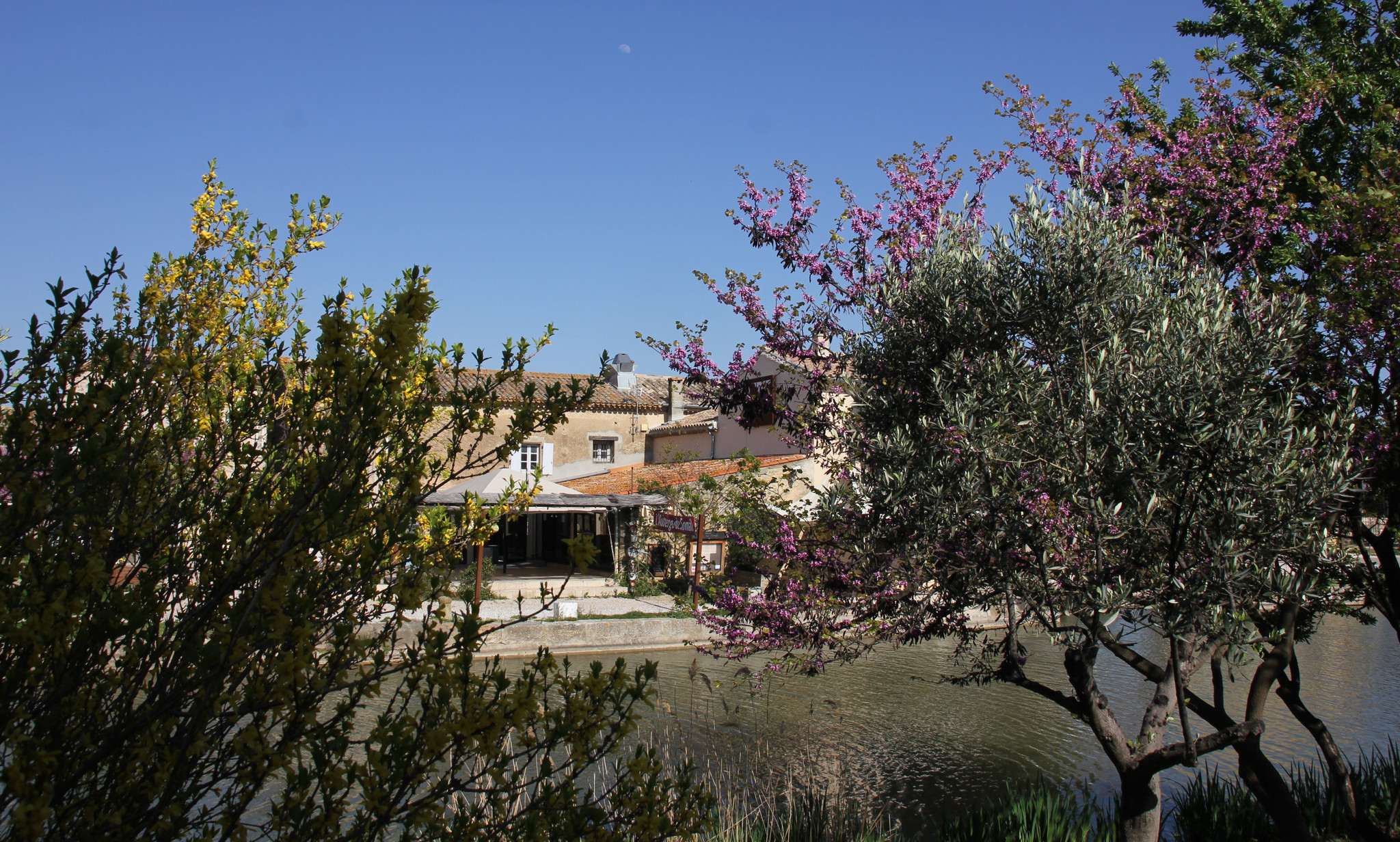 GreenGo Maison d'hôtes l'Itinérante, au coeur du Somail (port du Canal du Midi classé à l'Unesco)