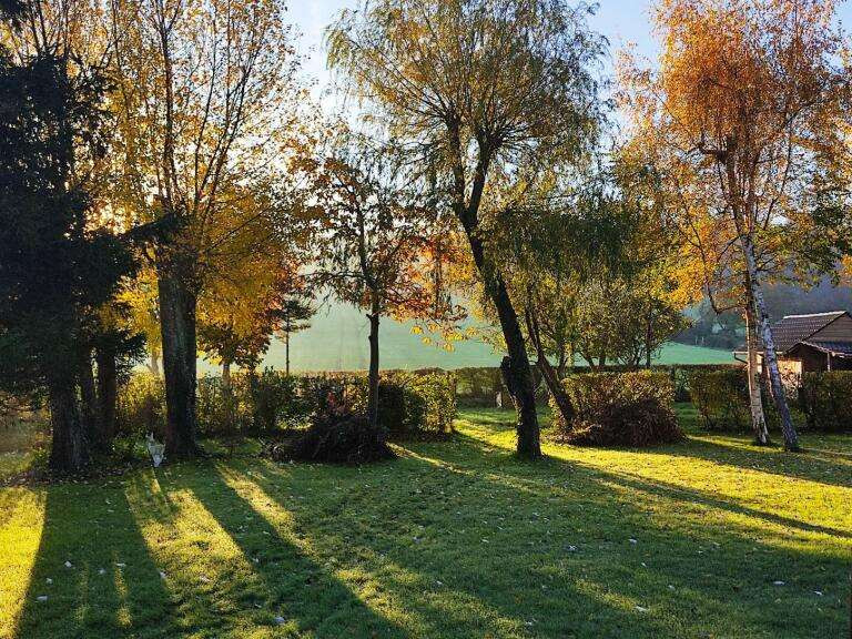 Au pied de la colline, chambres d'hôtes à la campagne, idéales pour les amoureux de la nature!