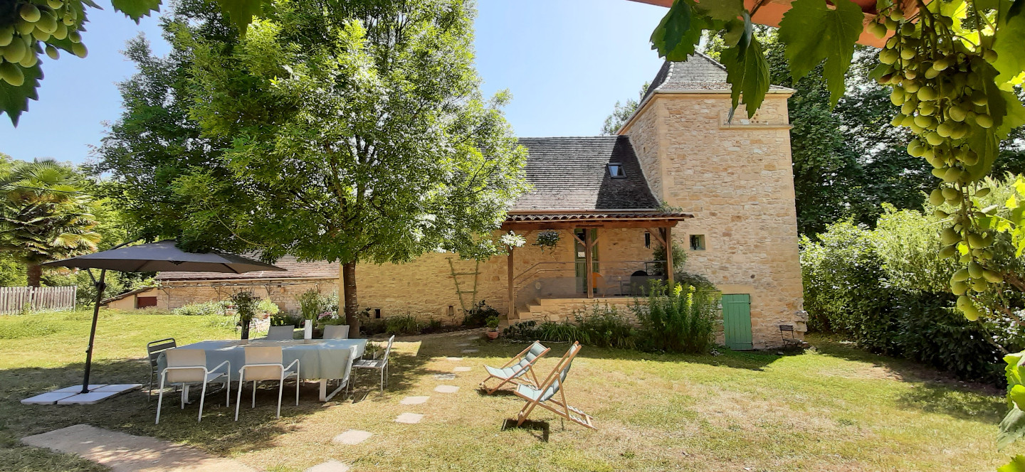 Ancienne ferme bouriane avec piscine