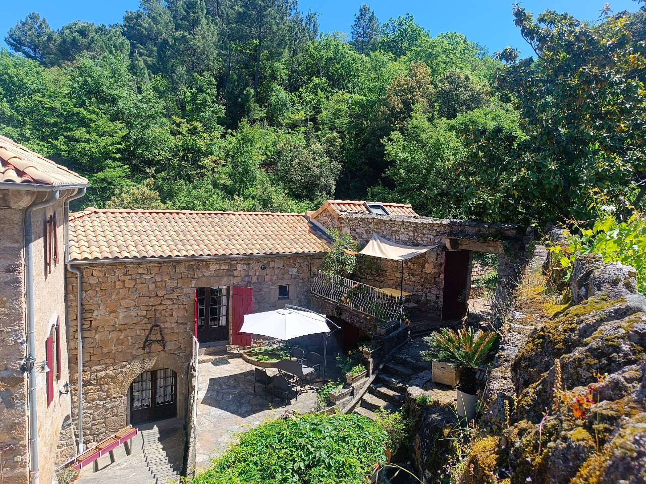 GreenGo Gîte Auvergne-Rhône-Alpes Gîte de groupe