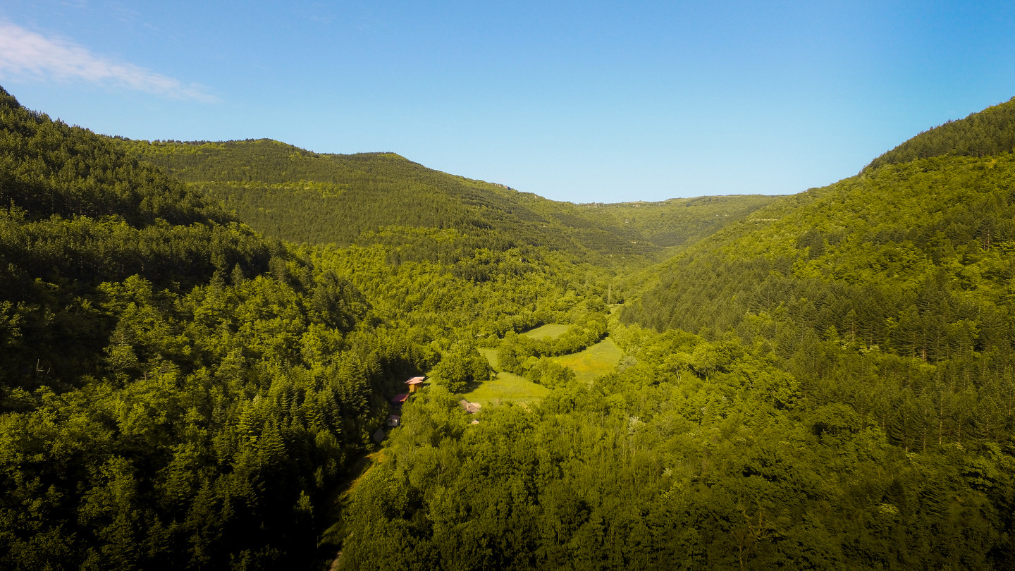 GreenGo Gite des demoiselles en pleine nature, calme absolu, rivière, Salagou, 1h de Montpellier, Hérault.