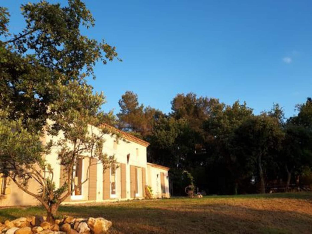 GreenGo L'intemporelle, Bastide au pied du Luberon
