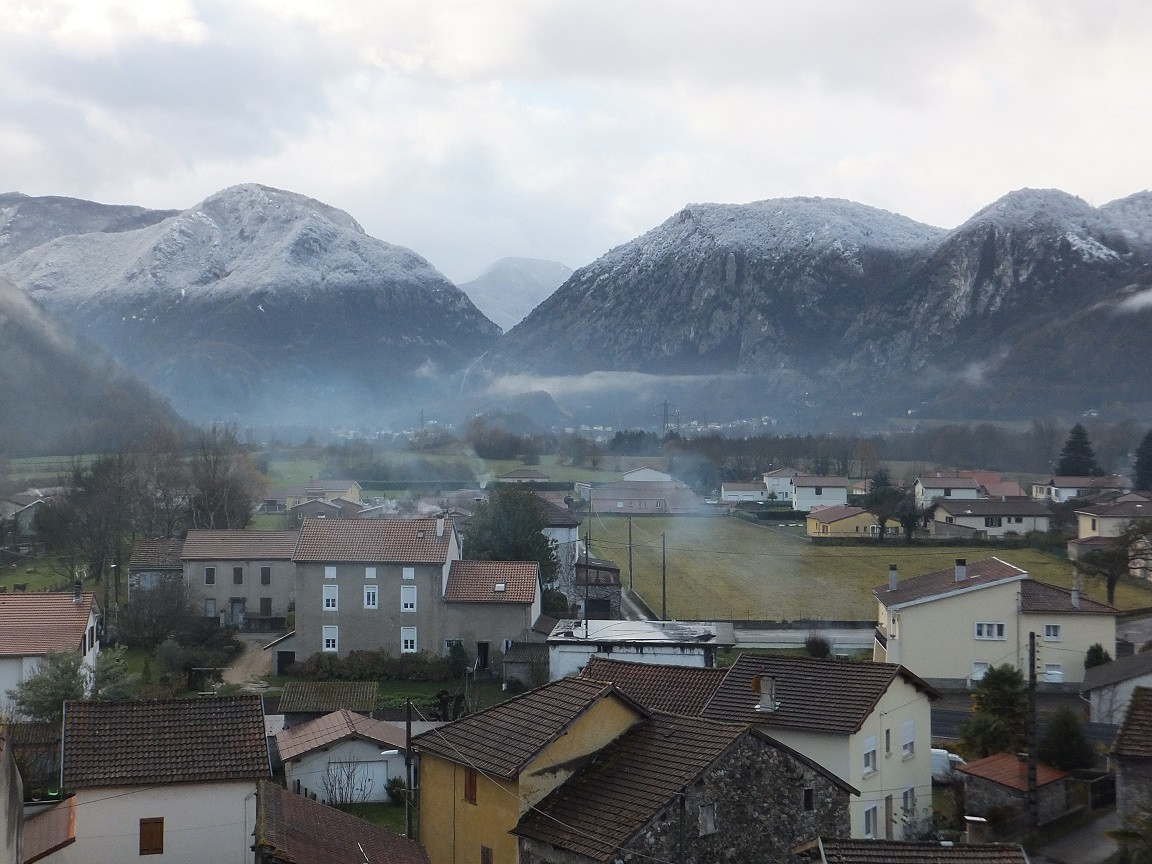 GreenGo Le Castelito, logement insolite, bois et roche...