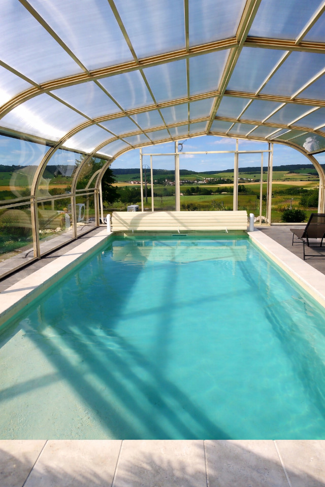 GreenGo Royaume des bulles -Piscine, Spa et détente & Champagne