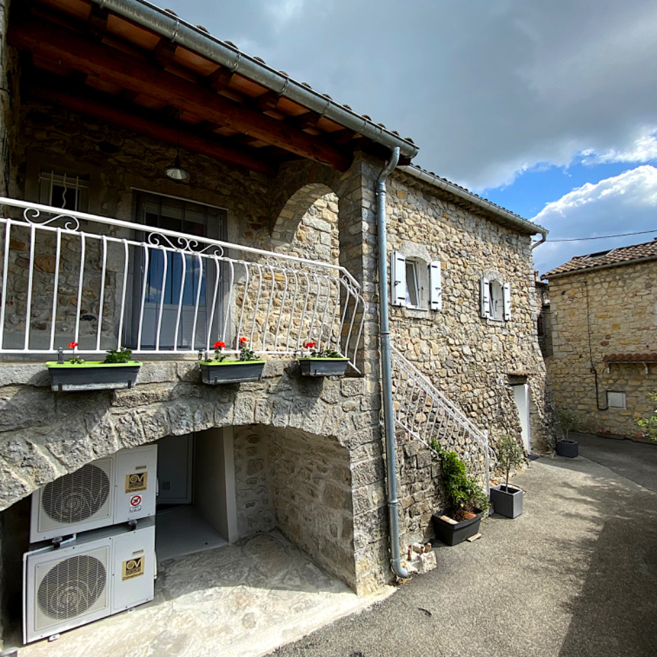 Le Vallon du Savel, gîte idéal près de la via Ardèche, de la rivière et du majestueux Cirque de Gens