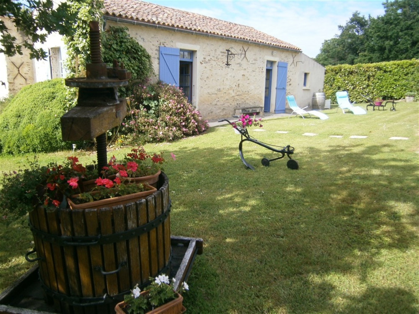 GreenGo Domaine la Folie Gites et chambres d'hôtes à réserver ensemble ou séparément