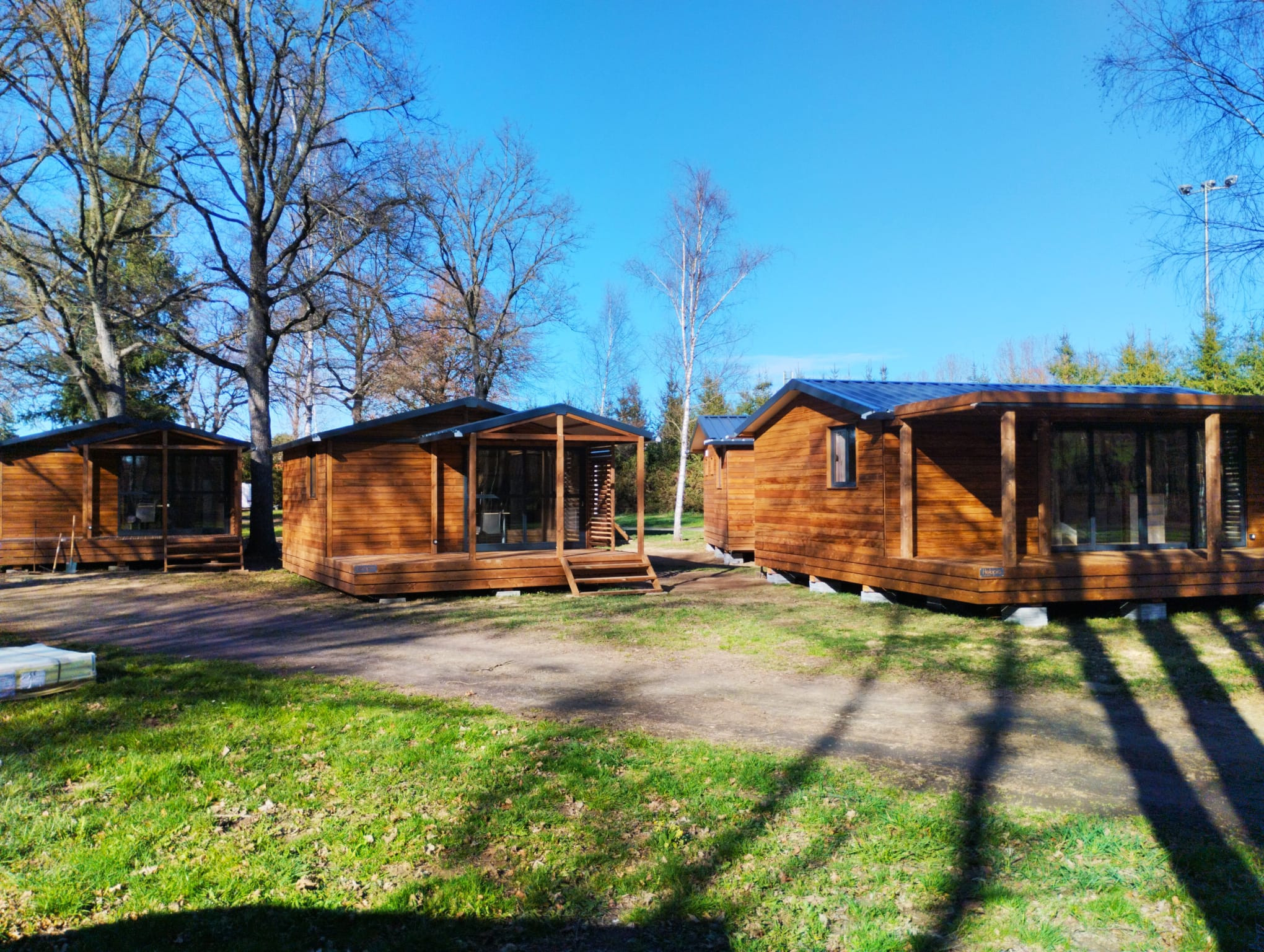 GreenGo Cabanes insolites, Chalets tout confort, Combi ou tentes au Camping de l'Eau Mère