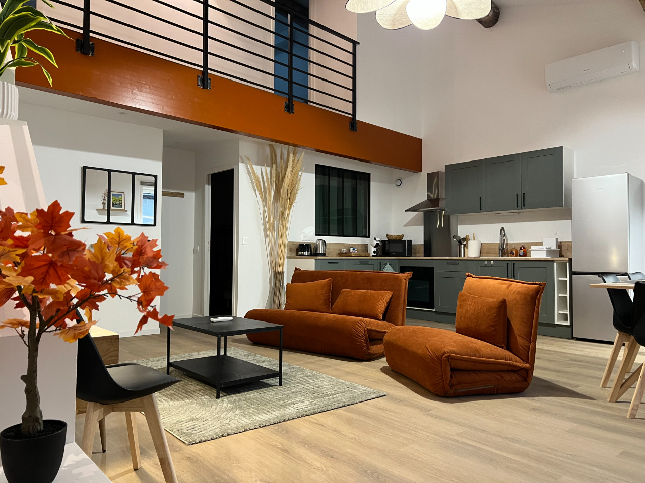 Escale de Charme à Capestang: Loft & l' Appart avec Garage privé (vélos, motos, voiture)