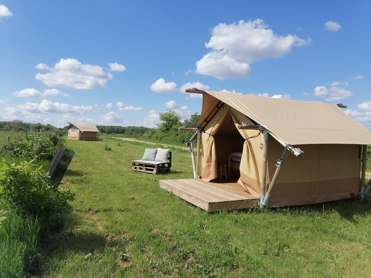 Logement Insolite au Milieu des Animaux