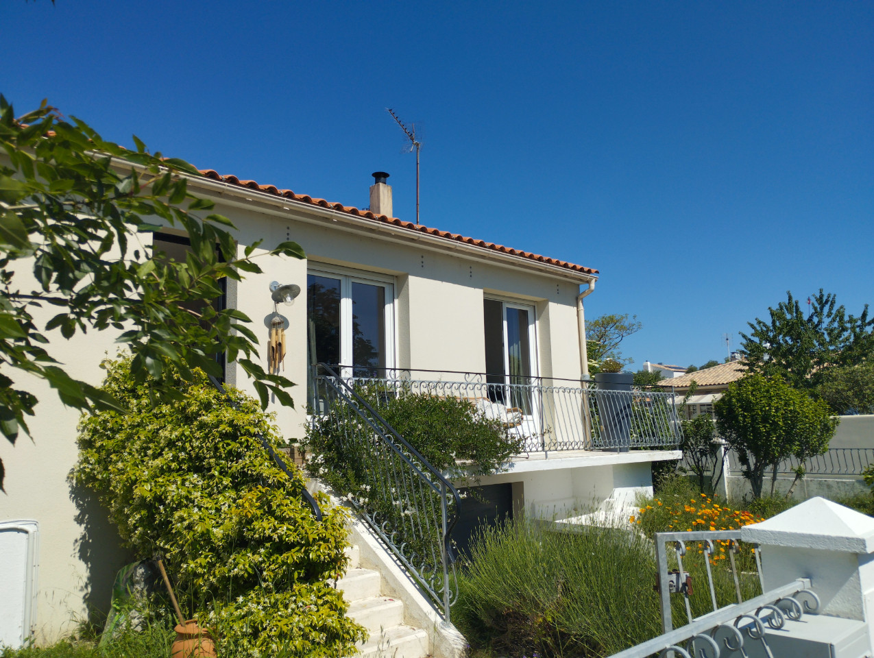 Un jardin à la mer à deux pas de la Rochelle et de l'ile de Ré