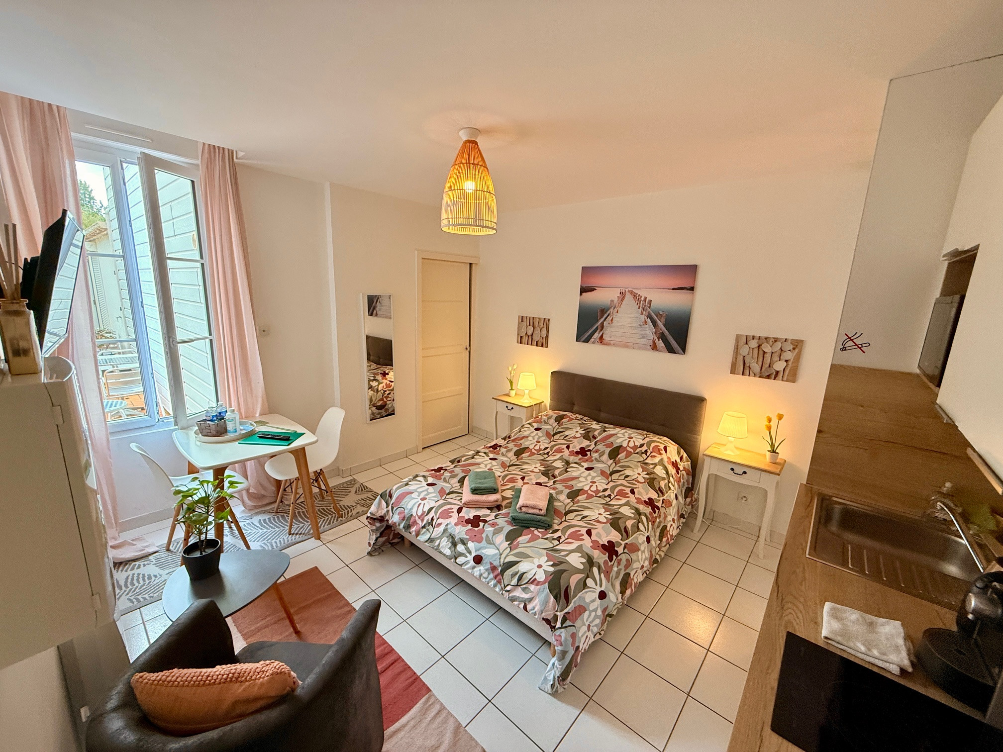 Place to B Saint Nazaire. (sas Black Bell)