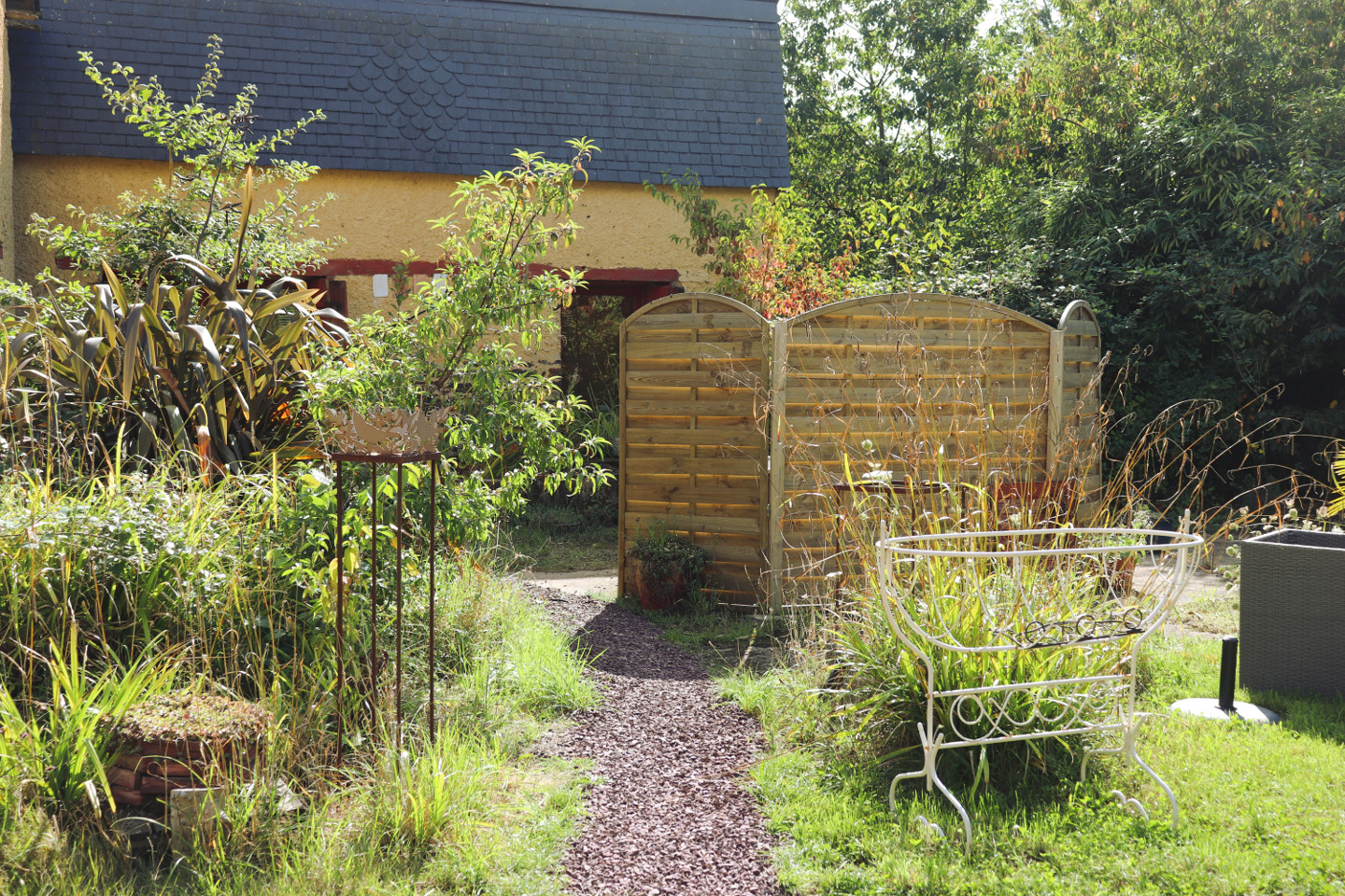 Hôte GreenGo: Tiny House en Terre Crue - Gîtes les Fleuries en Pays de Brocéliande - Charme et Nature
