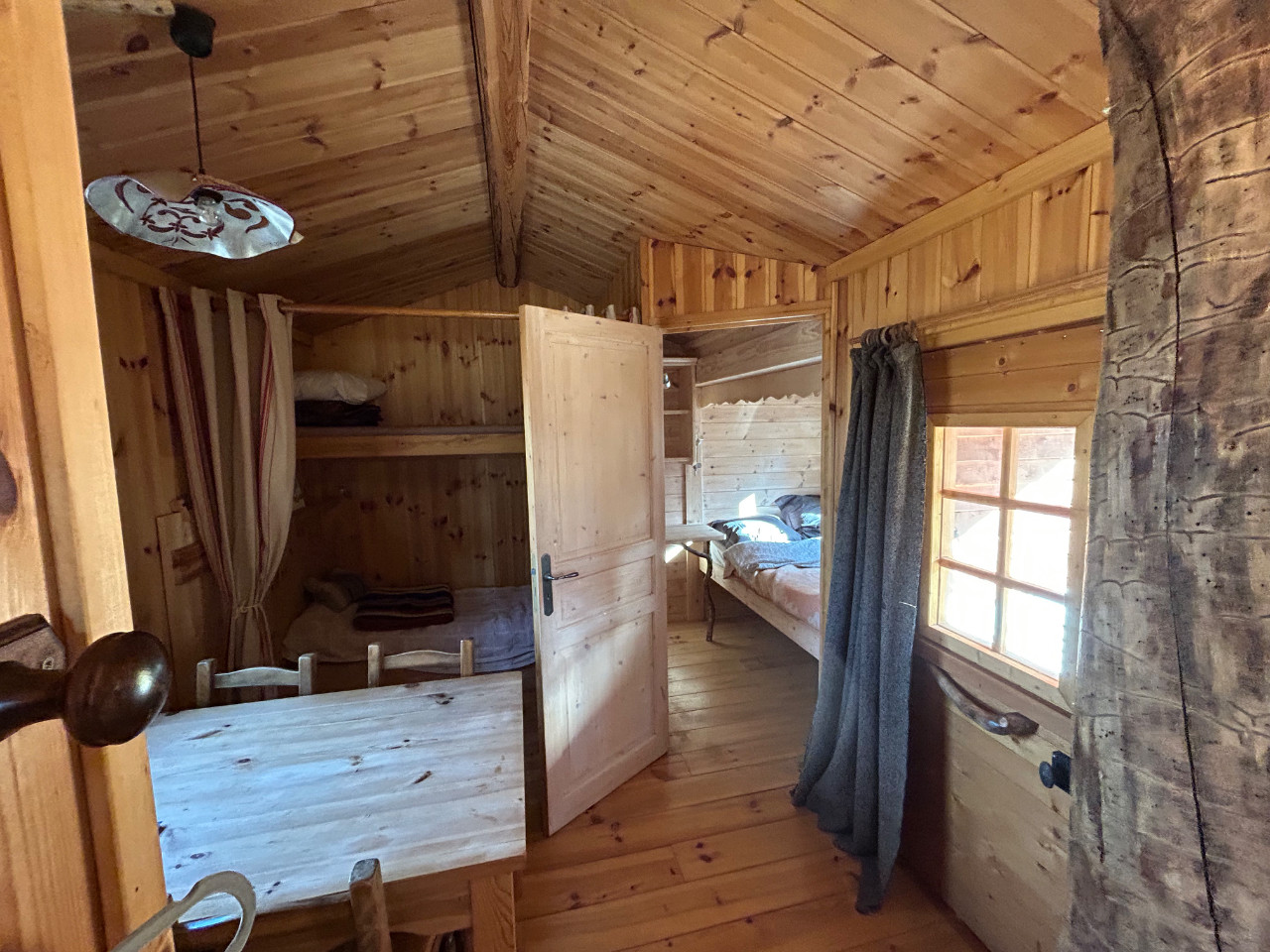 Logement insolite Alpes-de-Haute-Provence Gîte de groupe