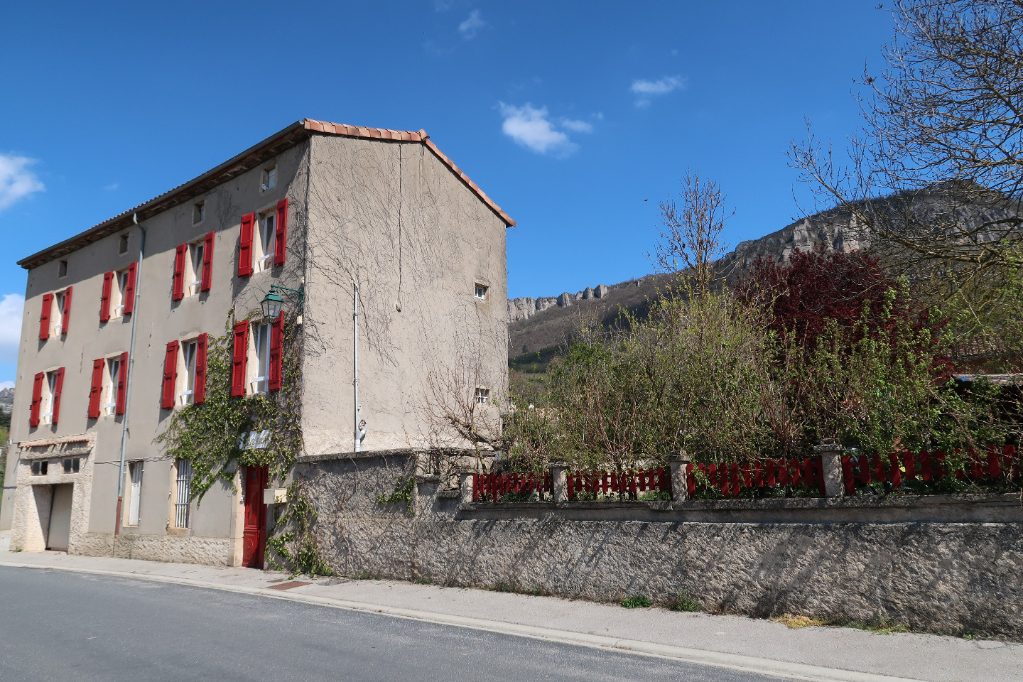 GreenGo Aux Volets Rouges du Larzac
