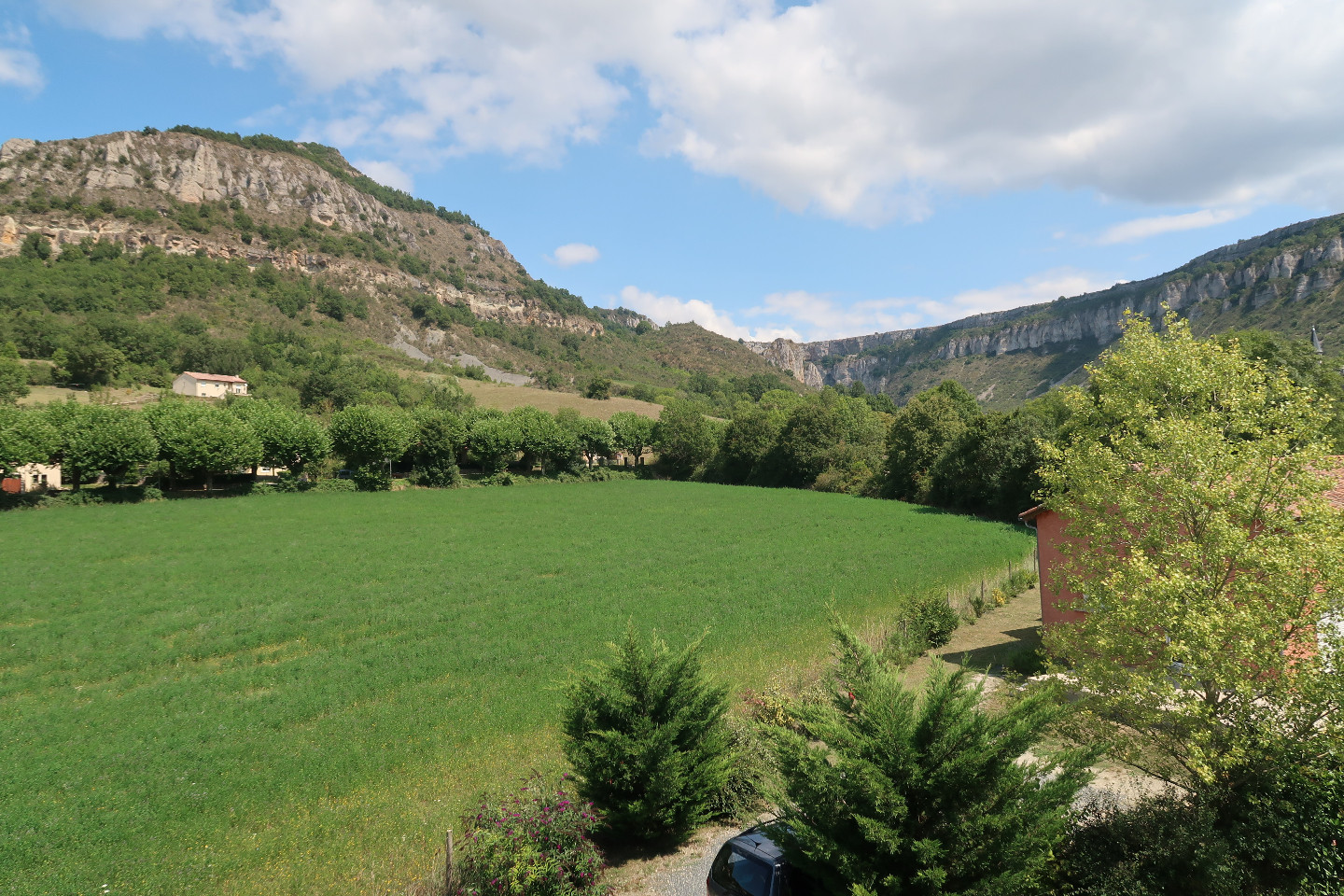 Aux Volets Rouges du Larzac