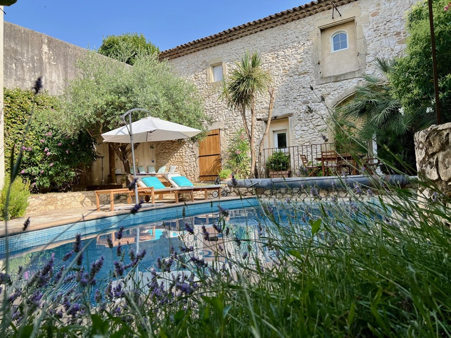 Hôte GreenGo: La Maison des Autres, maison d'hôtes au coeur d'un village du Gard près Uzès, Nîmes, Alès, Sommières