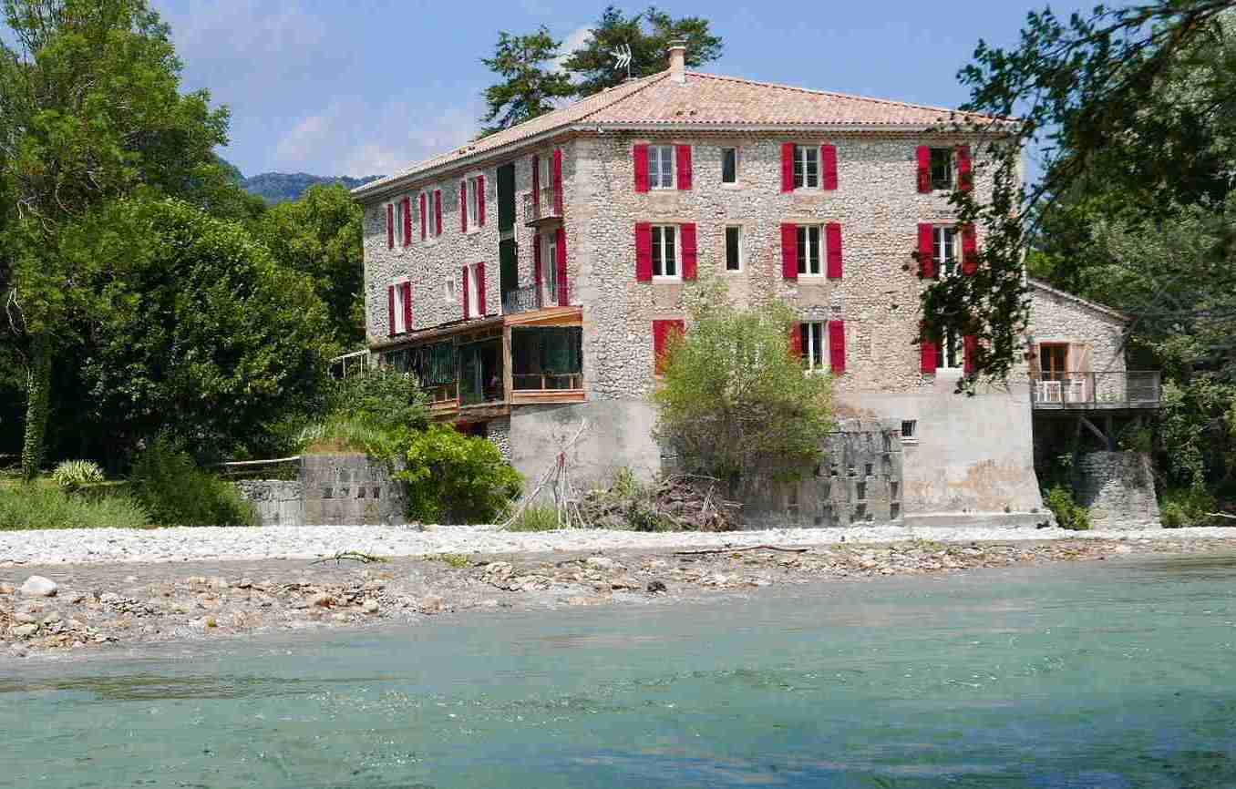 Cinq Chambres d'hôtes les pieds dans l'eau au Moulin de Solaure