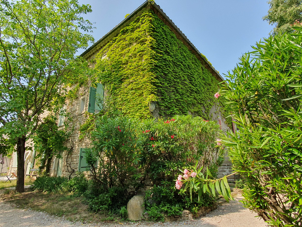 Le Mas des Sages B&b et gîte avec piscine