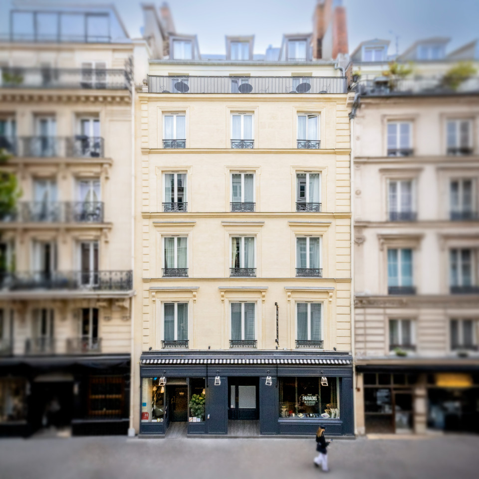 Hôtel Paradis by Ginto