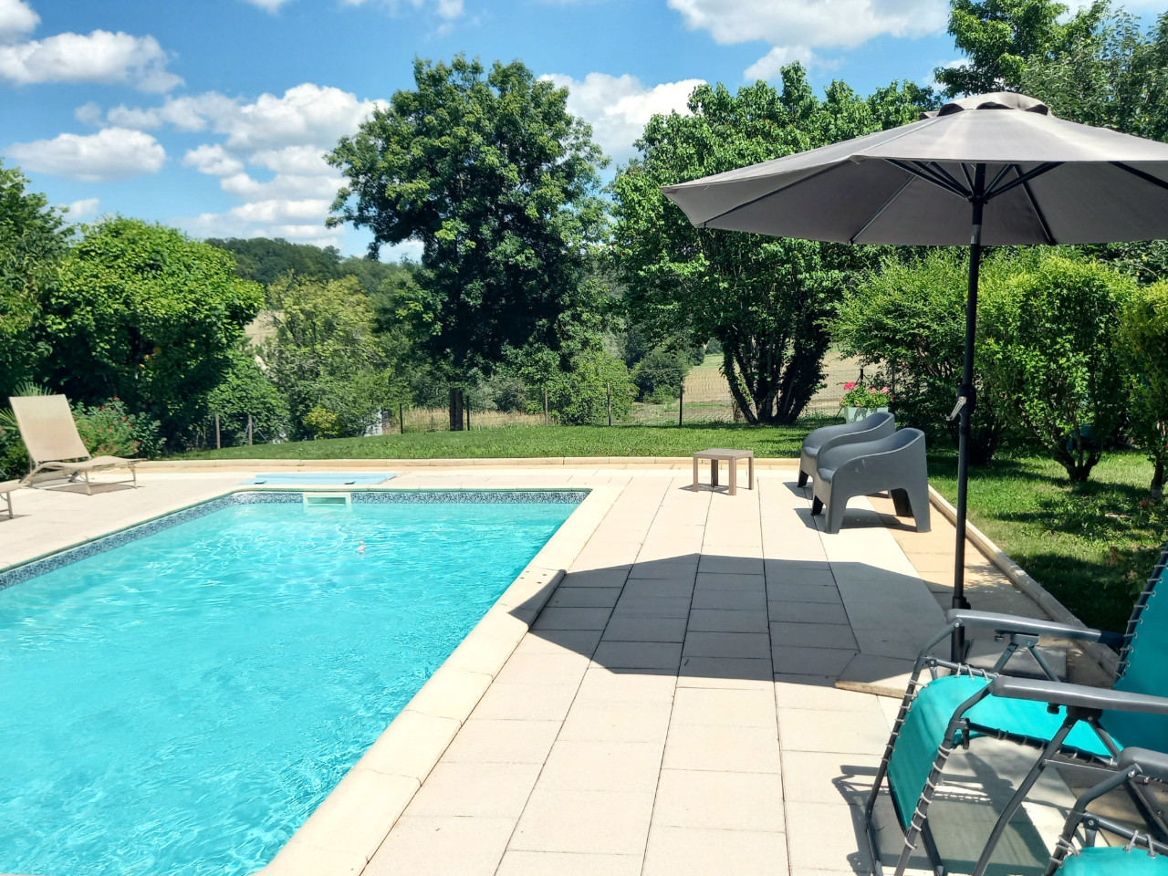 GreenGo Au Pays de Jacquou : Chambres d'hôtes et table d'hôtes en Dordogne