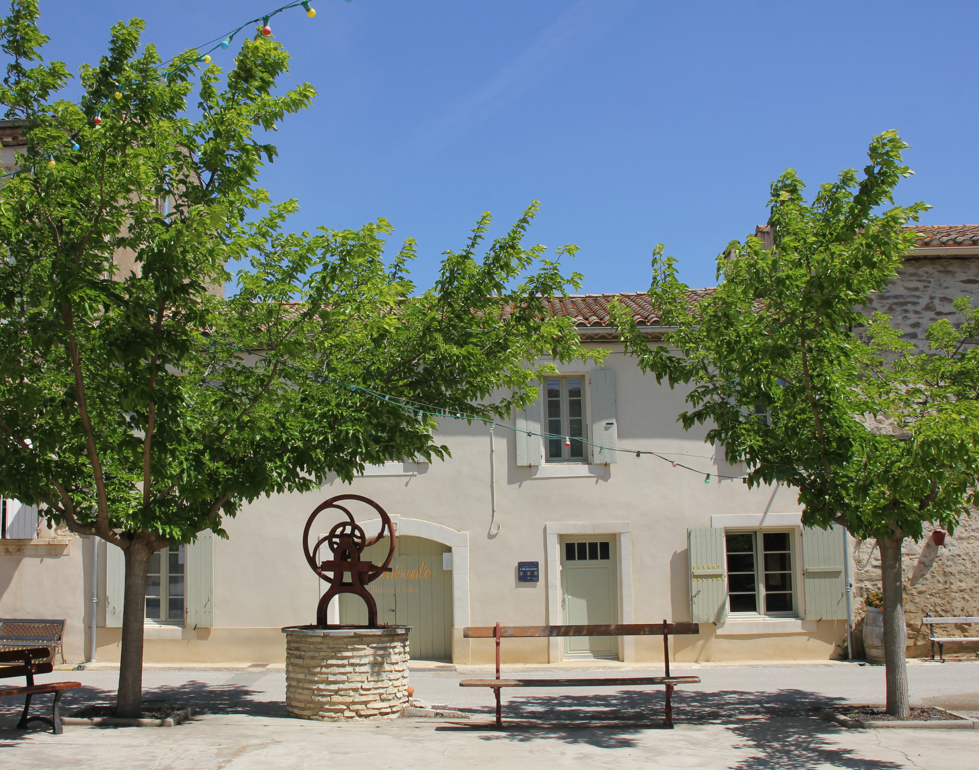 Maison d'hôtes l'Itinérante, au coeur du Somail (port du Canal du Midi classé à l'Unesco)