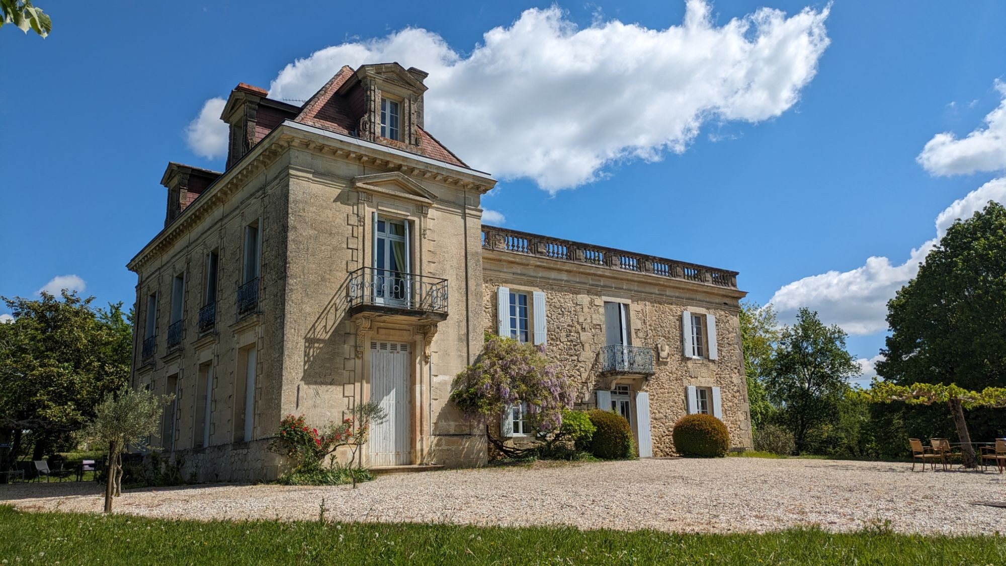 Château du Broustaret - Chambres d'hôtes avec cuisine - Paisible & très belle vue sur la Nature