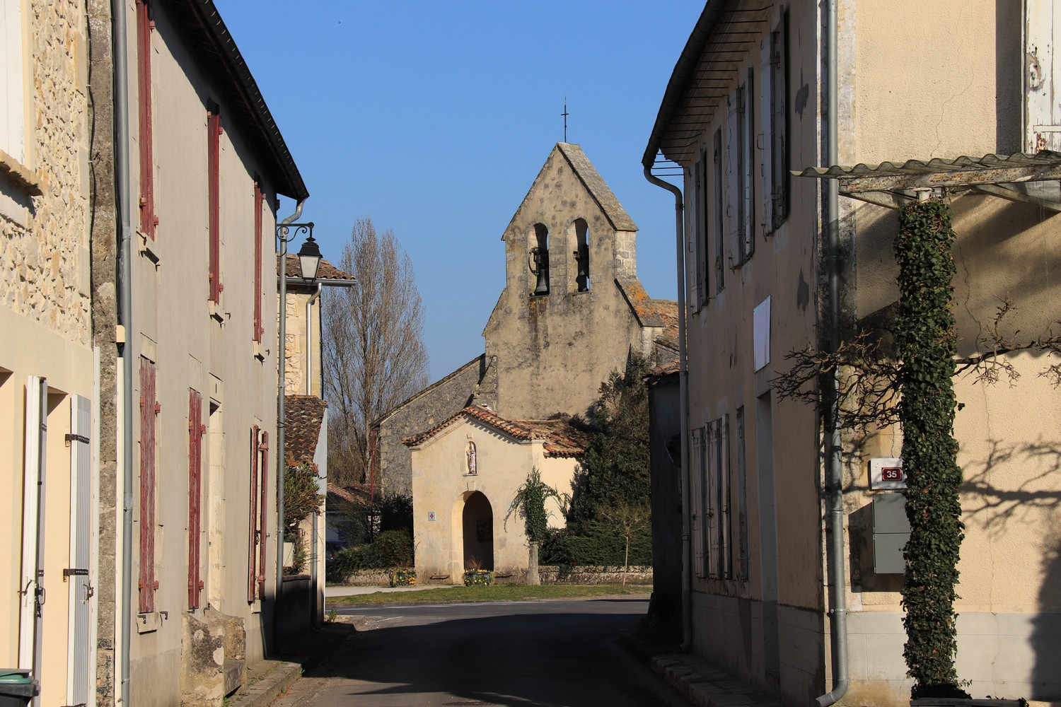 GreenGo Chambres d'hôtes "au pied de l'église"