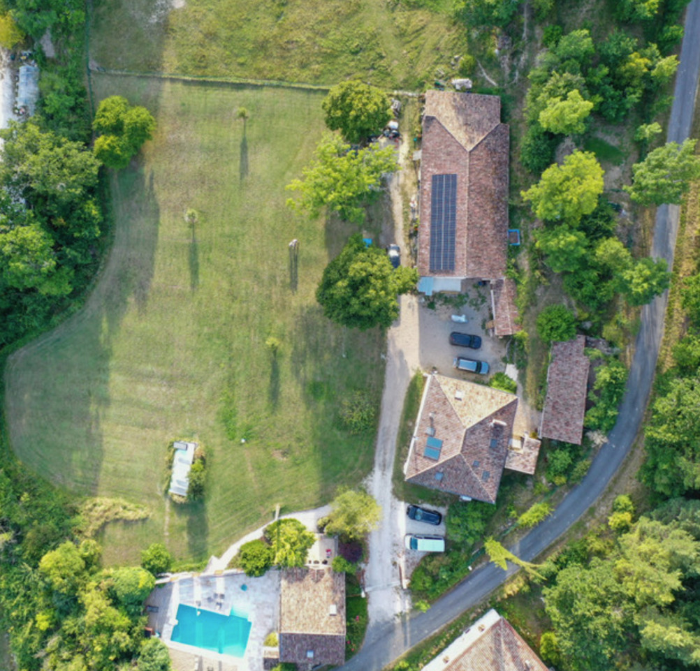 GreenGo Le domaine de Péroline : Piscine et Jaccuzi