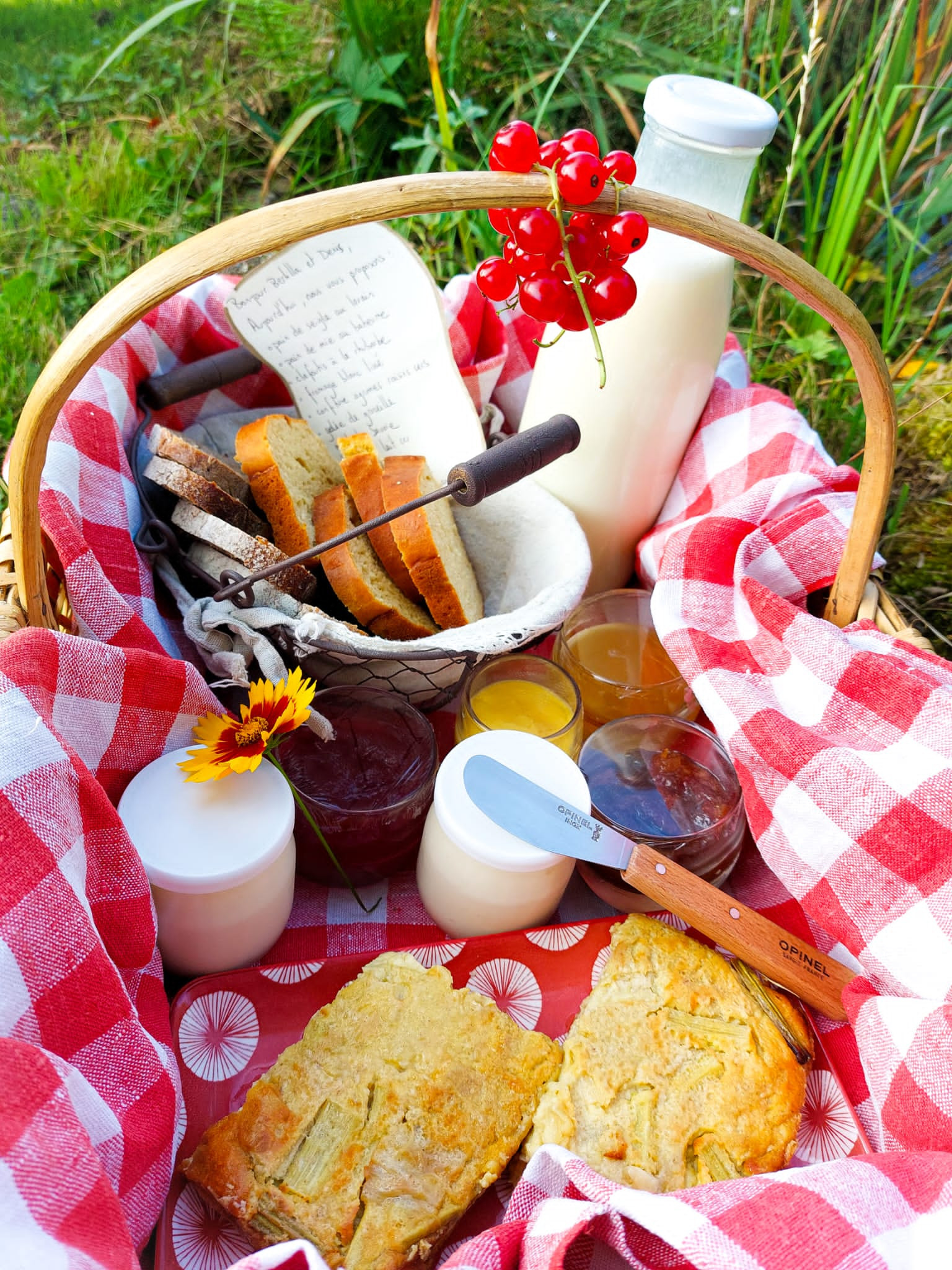 Petit-déjeuner bio avec les produits de notre ferme